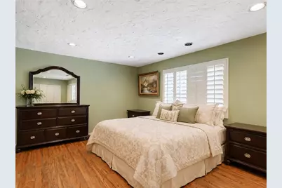 7044 Mammoth Avenue, Van Nuys, CA 91405 - Photo 9