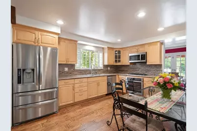 7044 Mammoth Avenue, Van Nuys, CA 91405 - Photo 5