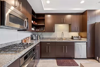 1100 Wilshire Boulevard #1707, Los Angeles, CA 90017 - Photo 21