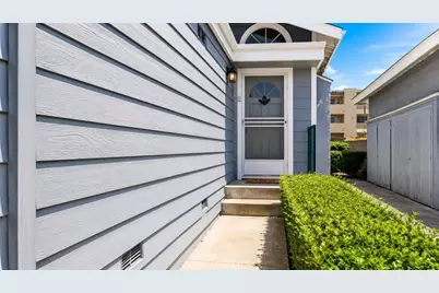 13145 Bromont Avenue #6, Los Angeles, CA 91342 - Photo 3