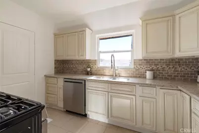 694 W Orange Grove, Pomona, CA 91768 - Photo 17