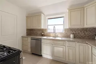 694 W Orange Grove, Pomona, CA 91768 - Photo 17