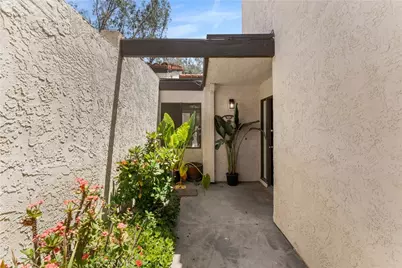 77 Barmore Ct, Glendale, CA 91206 - Photo 3