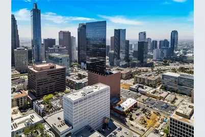 1100 Wilshire Boulevard #3302, Los Angeles, CA 90017 - Photo 11
