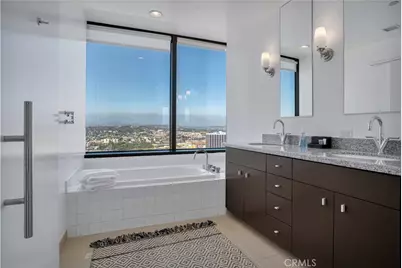 1100 Wilshire Boulevard #3302, Los Angeles, CA 90017 - Photo 35