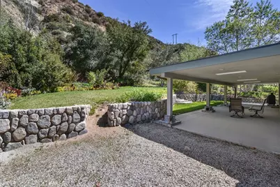 2447 Stonyvale Road, Tujunga, CA 91042 - Photo 37