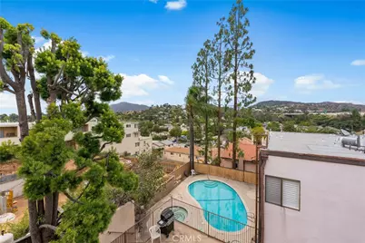 1745 Holly #302, Glendale, CA 91206 - Photo 35
