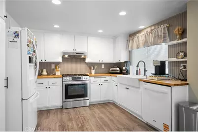 25703 Holiday Circle #C, Stevenson Ranch, CA 91381 - Photo 7