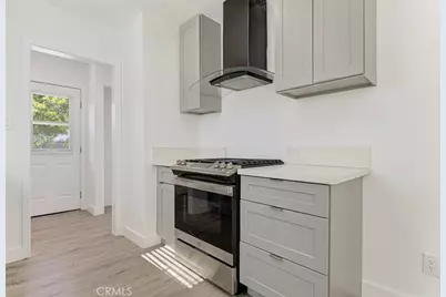 11031 Lull Street, Los Angeles, CA 91352 - Photo 15