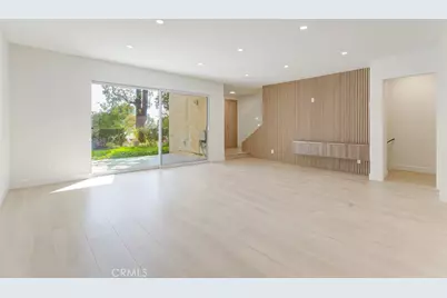 9512 Via Venezia, Burbank, CA 91504 - Photo 13