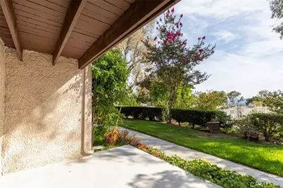 9512 Via Venezia, Burbank, CA 91504 - Photo 5