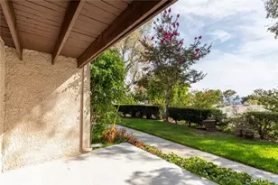 9512 Via Venezia, Burbank, CA 91504 - Photo 5