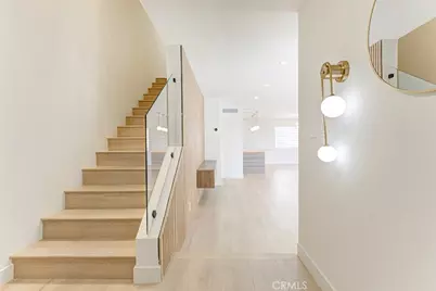 9512 Via Venezia, Burbank, CA 91504 - Photo 9