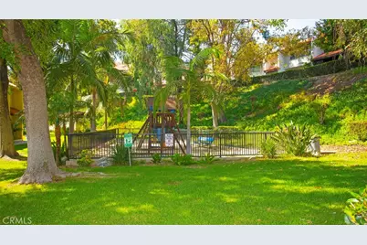 9512 Via Venezia, Burbank, CA 91504 - Photo 67