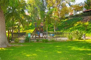 9512 Via Venezia, Burbank, CA 91504 - Photo 67