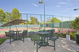 9512 Via Venezia, Burbank, CA 91504 - Photo 65