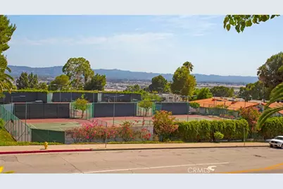 9512 Via Venezia, Burbank, CA 91504 - Photo 61