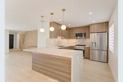 9512 Via Venezia, Burbank, CA 91504 - Photo 17