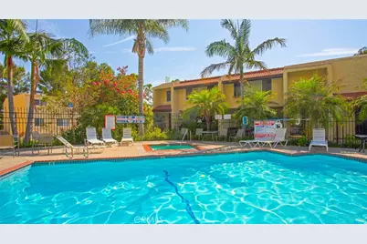 9512 Via Venezia, Burbank, CA 91504 - Photo 69
