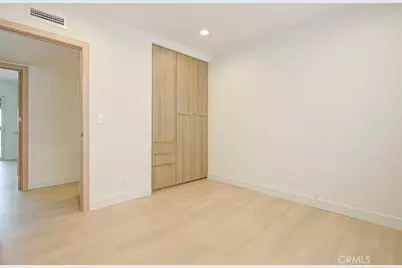 9512 Via Venezia, Burbank, CA 91504 - Photo 45