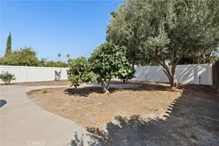 13739 Wyandotte, Los Angeles, CA 91405 - Photo 27