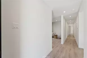 13739 Wyandotte, Los Angeles, CA 91405 - Photo 5
