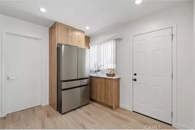 13739 Wyandotte, Los Angeles, CA 91405 - Photo 11