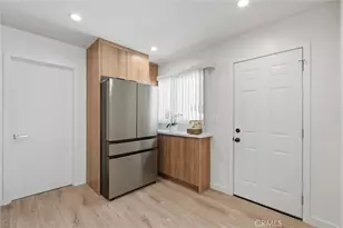 13739 Wyandotte, Los Angeles, CA 91405 - Photo 11