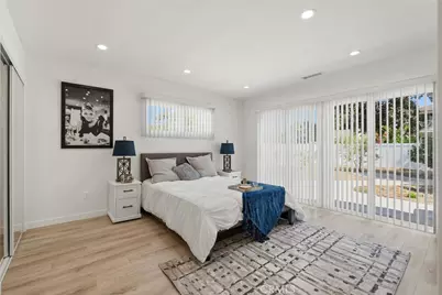 13739 Wyandotte, Los Angeles, CA 91405 - Photo 23