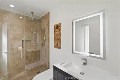 13739 Wyandotte, Los Angeles, CA 91405 - Photo 19