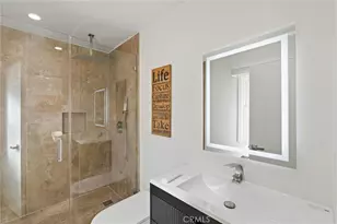 13739 Wyandotte, Los Angeles, CA 91405 - Photo 19