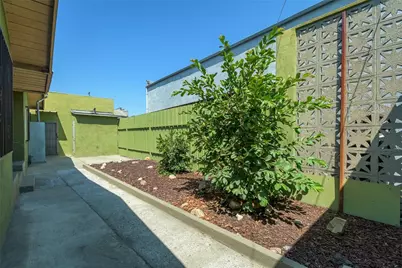 6409 Regent, Huntington Park, CA 90255 - Photo 17