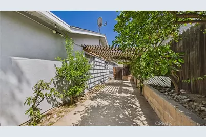 7838 Ellenbogen Street, Sunland, CA 91040 - Photo 33