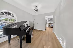 19457 Merridy St, Northridge, CA 91324 - Photo 9