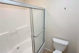 8744 Darby Ave, Northridge, CA 91325 - Photo 17