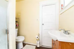 2006 12th, Los Angeles, CA 90006 - Photo 19