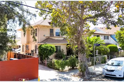 2006 12th, Los Angeles, CA 90006 - Photo 1
