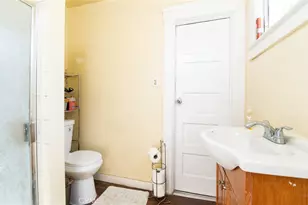 2006 12th, Los Angeles, CA 90006 - Photo 19