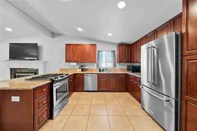 1021 N Lyman Avenue, Covina, CA 91724 - Photo 19