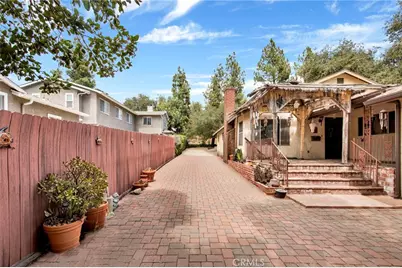 3255 Montrose, Glendale, CA 91214 - Photo 3