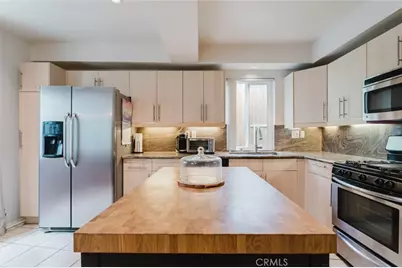 13220 Valleyheart Drive #202, Studio City, CA 91604 - Photo 9