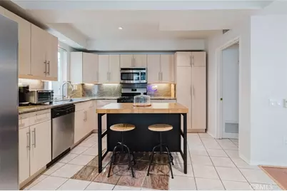 13220 Valleyheart Drive #202, Studio City, CA 91604 - Photo 11