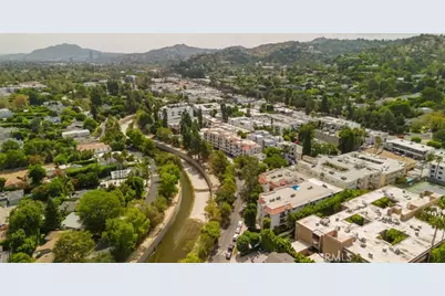 13220 Valleyheart Drive #202, Studio City, CA 91604 - Photo 7