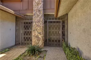 750 Galaxy Heights, La Canada Flintridge, CA 91011 - Photo 3