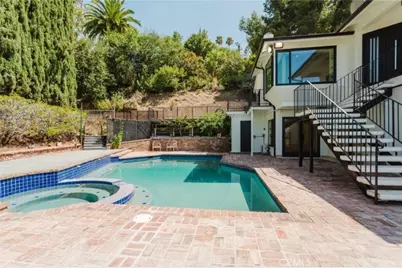 401 Brockmont Drive, Glendale, CA 91202 - Photo 35