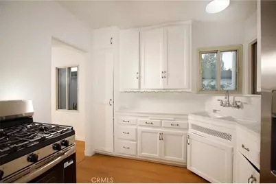 2104 N Pass, Burbank, CA 91505 - Photo 11