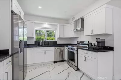 9253 White Oak Avenue, Northridge, CA 91325 - Photo 15