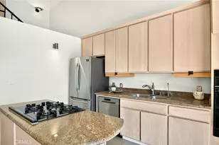 4660 Coldwater Canyon Ave, Studio City, CA 91604 - Photo 15