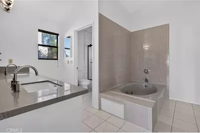 1425 Columbia Dr, Glendale, CA 91205 - Photo 27