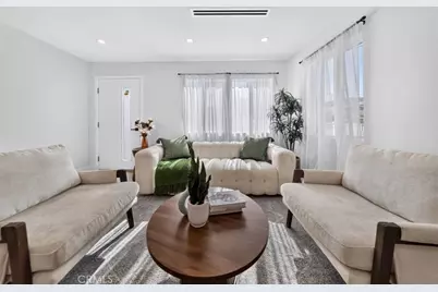 10335 -1/2 Scoville Avenue, Sunland, CA 91040 - Photo 17